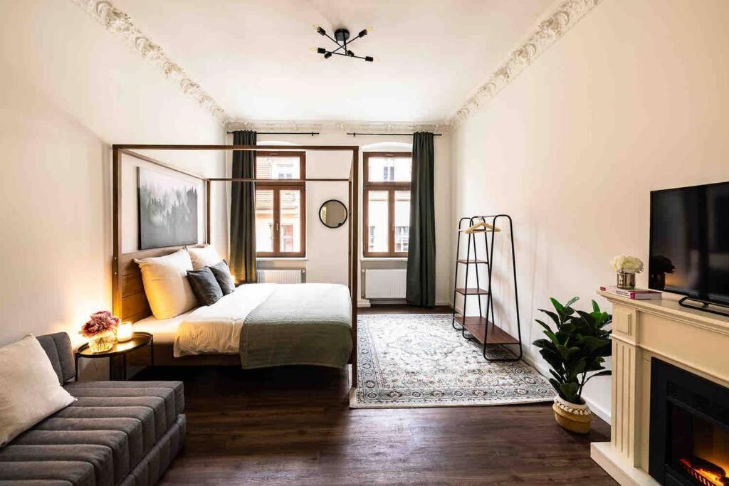 Design Altstadtperle Mit 2,5 Schlafzimmer- Waschmaschine - Parkplatz Pirna