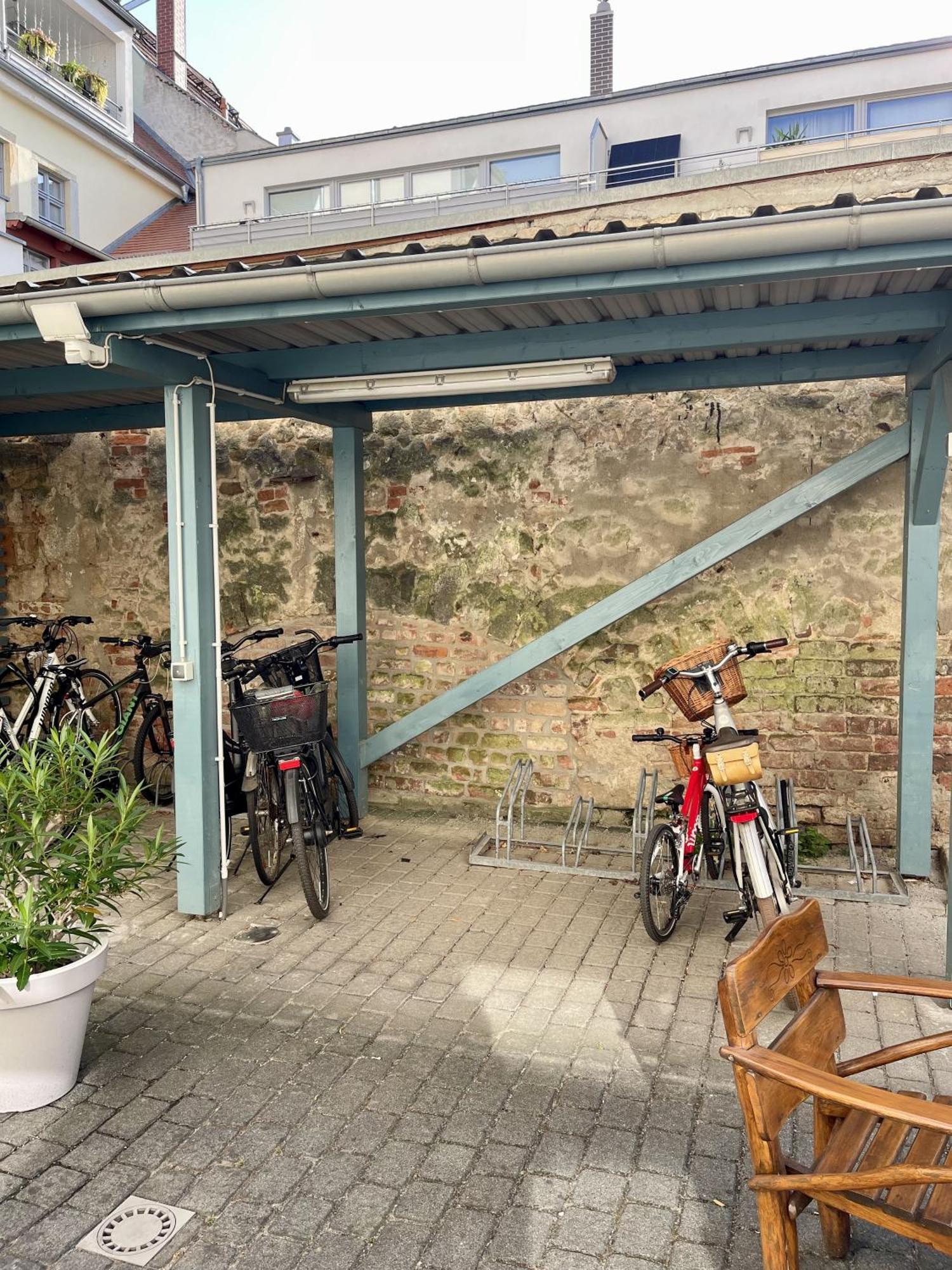 Apartment Design Altstadtperle Mit 2,5 Schlafzimmer- Waschmaschine - Parkplatz